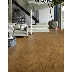 CHENE 14MM ENGINEERED HERRINGBONE GOLDEN HANDSCRAPED Image